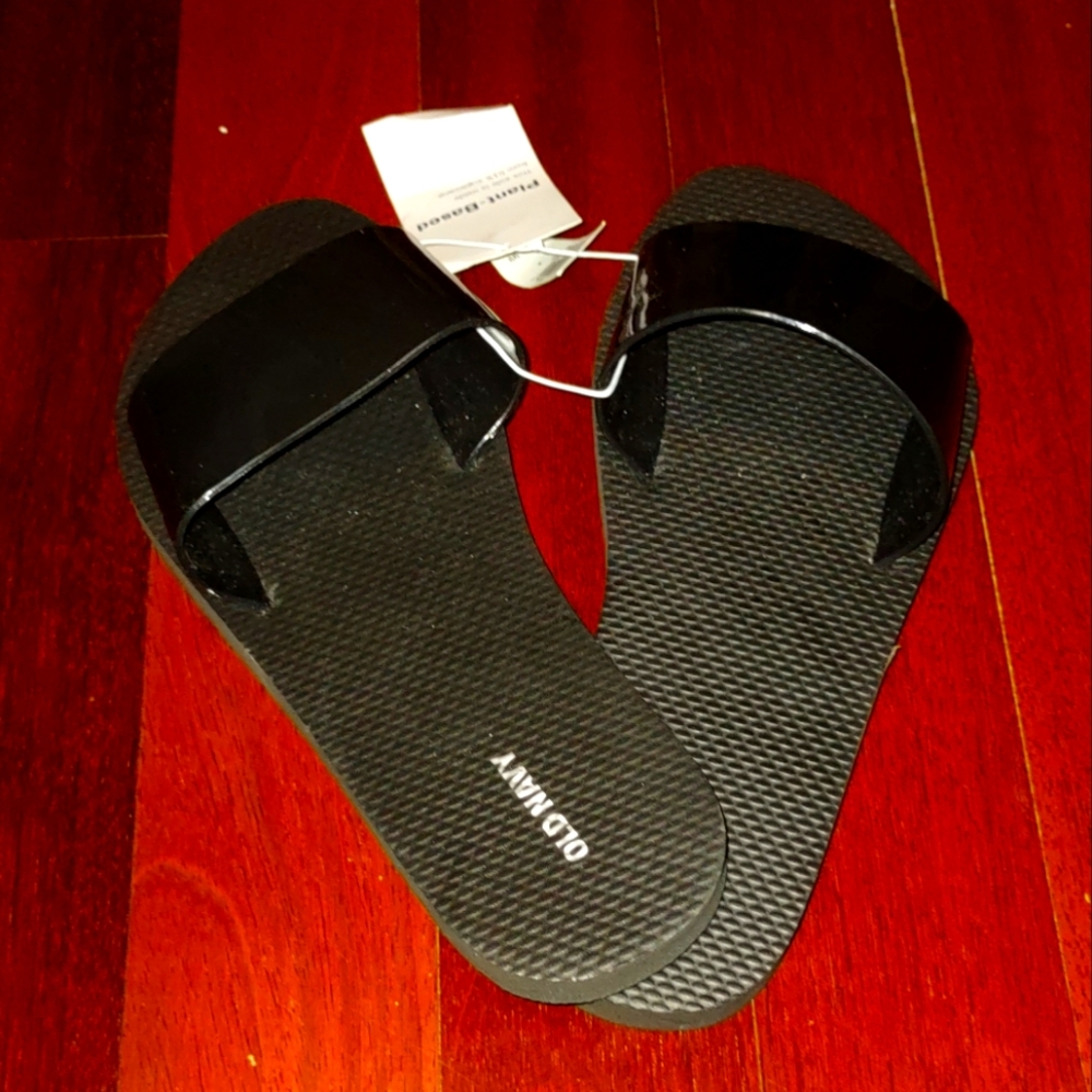 NWT - Old Navy black snakes y